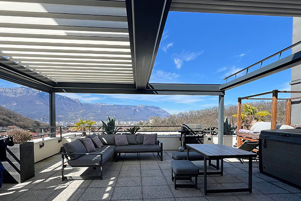 Pergola bioclimatique rétractable adossée Pergola bioclimatique rétractable adossée