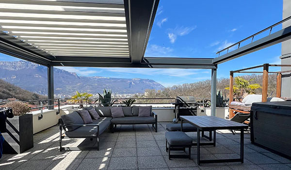 Pergola bioclimatique rétractable